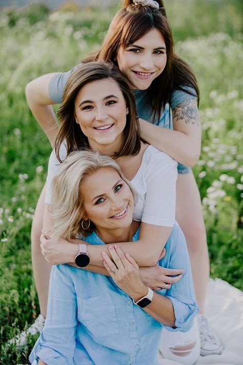 Mama And Daughters Photos, Adult Kids Photoshoot Poses, Mom And Daughters Photo Ideas Older, Women Family Photoshoot, Mother Daughter Photo Poses, Mother And Two Daughters Photography, 3 Sisters Photoshoot Poses, 3 Sisters Photoshoot, Mother Daughter Pictures Older