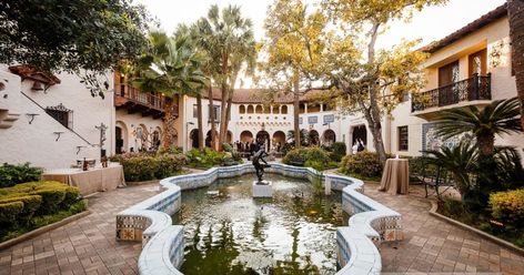 Mcnay Art Museum Wedding, Wedding Courtyard, Mcnay Art Museum, San Antonio Wedding Venues, Visit San Antonio, Contemporary Reception, San Antonio Missions, Art Museum Wedding, San Antonio Weddings