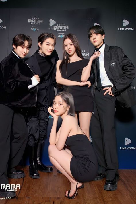 #Kimsunoo #Nishimurariki #Shinyuna #Shimjake #Shinryujin #Shimssey #Shimshin #Enhitzy #Enhypen #Itzy #Jakeyuna Kpop Male And Female Idols Friendship, Enhypen And Itzy, Friends Actors, Mama Awards, Fandom Kpop, Best Friends Shoot, Two Girls, Korean Idol, Blackpink Fashion