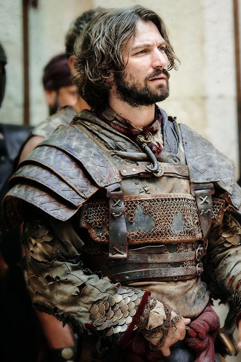 The Enchanted Storybook : Photo Daario Naharis, Michael Huisman, Game Of Thrones Instagram, Michiel Huisman, Game Of Thrones Costumes, Game Of Thrones Tv, Fire And Blood, Hbo Game Of Thrones, Cersei Lannister