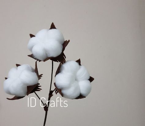 Cotton Wool Crafts, Hello How Are You, Cotton Boll, Felted Wool Crafts, Felt Creations, Cotton Flower, How To Make Paper Flowers, Felt Projects, Cadeau Diy