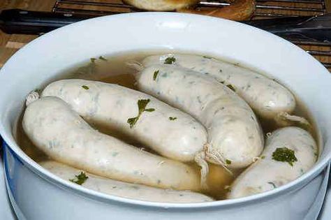 homemade weisswurst http://www.steffensdinners.com/content/weißwurst_(white_sausage) Dogs Food Recipes, White Sausage, Home Made Sausage, Austrian Cuisine, Bratwurst Recipes, Bavarian Recipes, Homemade Sausage Recipes, German Sausage, Austrian Recipes