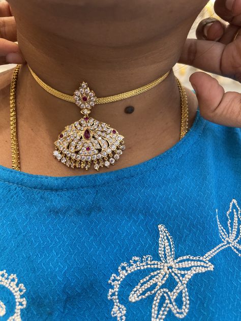 Gold Jewellry, New Gold Jewellery Designs, Diamond Wedding Jewelry, Bridal Gold Jewellery, Gold Jewellery Design, Naan, Jewellery Designs, Gold Jewelry Fashion, Gold Jewellery