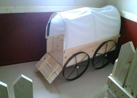 DIY Covered Wagon Bed - petdiys.com Diy Covered Wagon, Mini Potbelly Pigs, Covered Wagon Craft, Make A Bed, Old Bed Sheets, Pot Belly Pigs, Old Wagons, Covered Wagon, Pet House