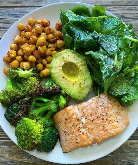 Oven Salmon, Sommer Mad, Plats Healthy, Healthy Food Menu, Summer Recipes Dinner, Free Keto Recipes, Healthy Food Dishes, Healthy Lifestyle Food, Roasted Broccoli