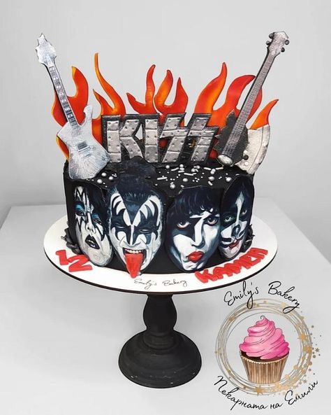 Kiss Band Cake Ideas, Kiss Cakes Band, Kiss Band Birthday Party, Punk Rock Cake, Band Cake, Cake Band, Music Cakes, Rock Star Birthday, Nursing Cake