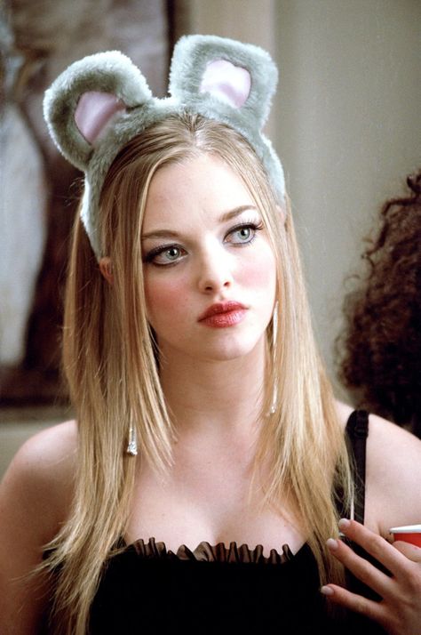 Mean Girl 3, Mean Girls Halloween, Mean Girls Aesthetic, Mean Girls Movie, Karen Smith, Mouse Costume, Diy Halloween Costumes Easy, Girl Movies, Amanda Seyfried