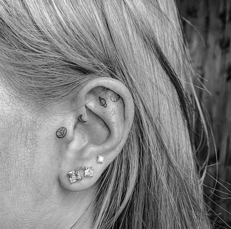 Planet Tattoos Behind Ear, Galaxy Ear Tattoo, Space Ear Tattoo, Moon Ear Tattoo Inner, Dainty Ear Tattoos, Eat Tattoo, Star Ear Tattoo Inner, Inner Ear Star Tattoo, Ear Tattoo Inner