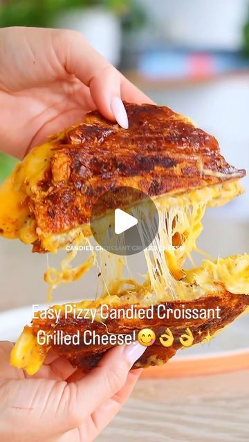 Maxismalls on Instagram: "Easy Pizzy Candied Croissant Grilled Cheese!😋👌👌✨" Grilled Cheese Croissant, Candied Croissant, Garlic Cheese Croissants, Cheeseburger Croissant, Grilled Croissant Sandwich, Caramelized Croissant, Croissant Recipes, Croissant Recipe, Crescent Roll