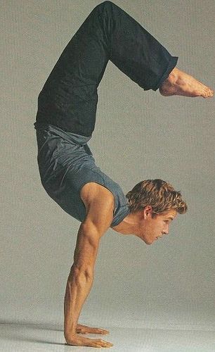 Jason Stackhouse, Ryan Kwanten, Photo Yoga, Yoga Ashtanga, Yoga Kurse, Tai Chi Chuan, Yoga Iyengar, Protein Powders, Gq Style