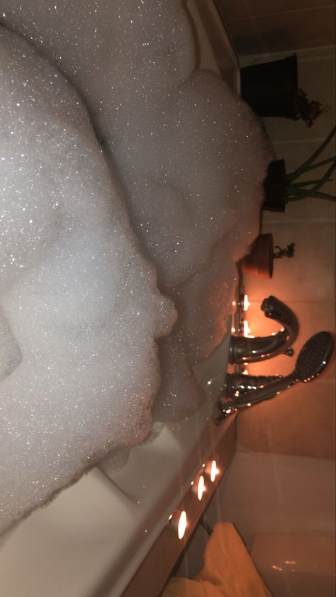 Bubble Bath Black Woman, Couple Bubble Bath, Bubble Bath Aesthetic Night, Bubble Bath Pictures, Bubble Bath Photography, Bubble Bath Aesthetic, Bath Bubbles, Bath Pictures, Bath Aesthetic