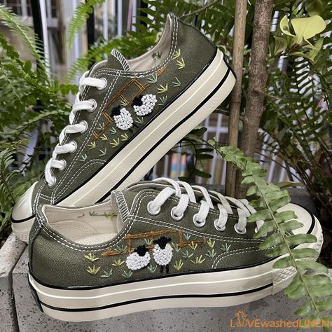 Embroidered Converse/ Custom Converse Chuck Taylor Embroidered Lambs Converse Shoes Price, Converse Chuck 70s, Cool Converse, Converse 1970s, Cute Converse Shoes, Chuck Taylor Shoes, Tie Sneakers, Embroidered Converse, Cute Converse