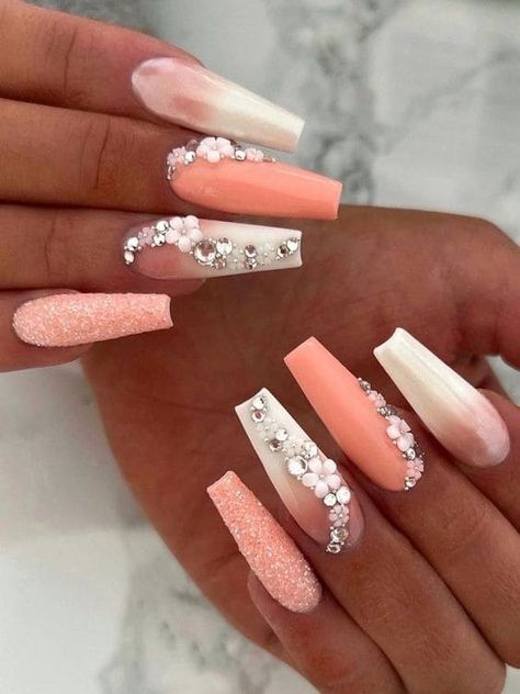 Long coffin-shaped coral and white nail design Coral Acrylic Nails, Uñas Color Coral, Coral Nails With Design, Posh Nails, Teal Nails, Peach Nails, Chrome Nails Designs, Coral Nails, Cute Summer Nails