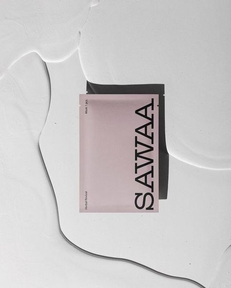 SAWAA face mask from its Refreshing Series in pink packaging Pink Packaging, Supplements Packaging, Sun Lotion, Sun Damaged Skin, Moroccan Argan Oil, Cosmetic Design, Summer Skincare, Facial Spray, Promotional Design