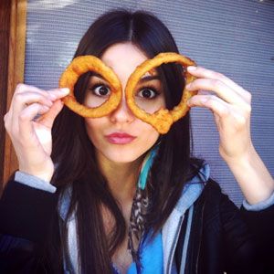 funny Victorious Nickelodeon, Victorious Cast, Tori Vega, Sam & Cat, Jade West, Liz Gillies, King Kylie, Model Aesthetic, Victoria Justice