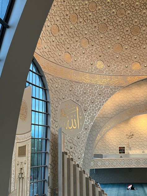 Cologne Central Mosque, Cologne Mosque, Modest Sets, Mosque Design Islamic Architecture, Islamic City, Central Mosque, Mekka Islam, Islamic Aesthetic, Ramadan Kareem Pictures