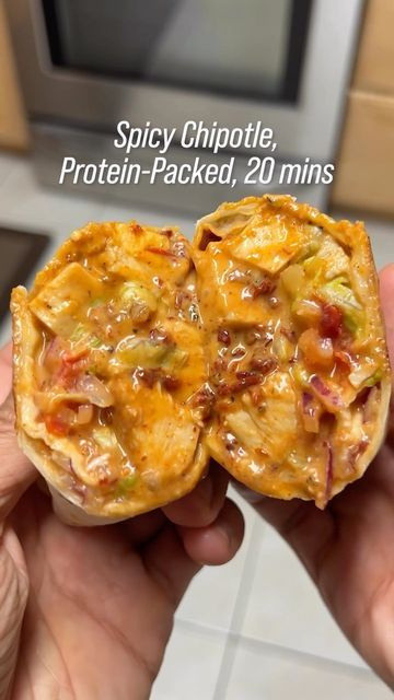 Chipotle Chicken Wraps Healthy, Chicken Chipotle Burrito, High Protein Chicken Tacos, Dunkin Chicken Roasted Pepper Wrap, High Protein Spicy Chicken Wrap, Razi Khan Recipes, Chipotle Chicken Wrap Recipes, Spicy Chicken Burritos, High Protein Chicken Burrito