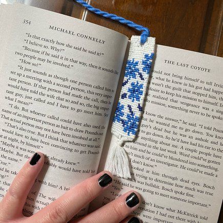 Embroidery Floss Bookmarks, Embroidery Floss Keychain Patterns, Alpha Patterns Bookmark, Aesthetic Alpha Patterns, Alpha Patterns Tutorial, Cute Nature Aesthetic, Friendship Bracelet Bookmark, Thread Bookmark, Alpha Patterns Bracelet