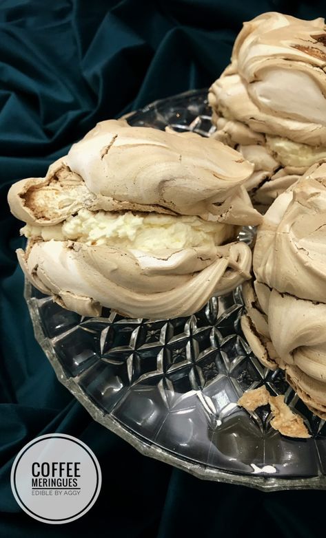 Coffee Meringue, Brown Sugar Meringue, Chocolate Meringue, Meringue Recipe, Easy Coffee, Sugar Cravings, Scrumptious Desserts, Easy Chocolate, Meringue