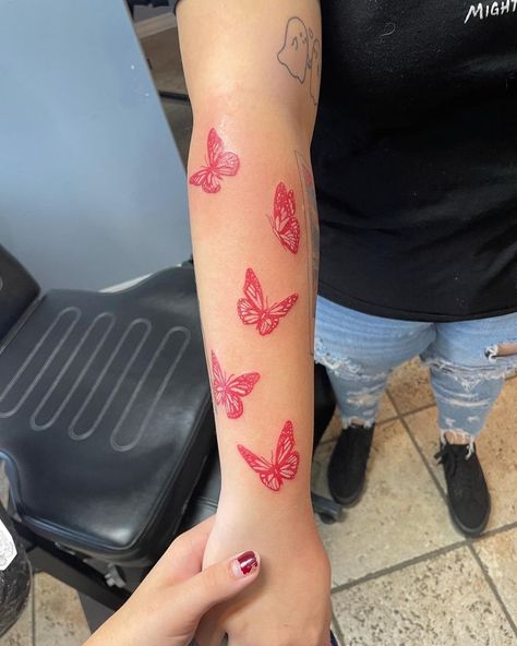 Minimal Tattoo Designs, Butterfly Tattoos On Arm, Best Neck Tattoos, Butterfly Hand Tattoo, Butterfly Wrist Tattoo, Tato Minimal, Magic Runes, Hand Tattoos For Girls, Red Ink Tattoos