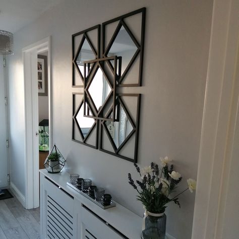 Hallway Wall Decor Mirrors, Decorative Mirrors Wall Living Room, Wall Art With Mirror, Wall Mirrors Decor Ideas, Mirror Tiles Bathroom, Wall Mirror Design, Mirrors Design, Mirror Hack, Retro House Decor