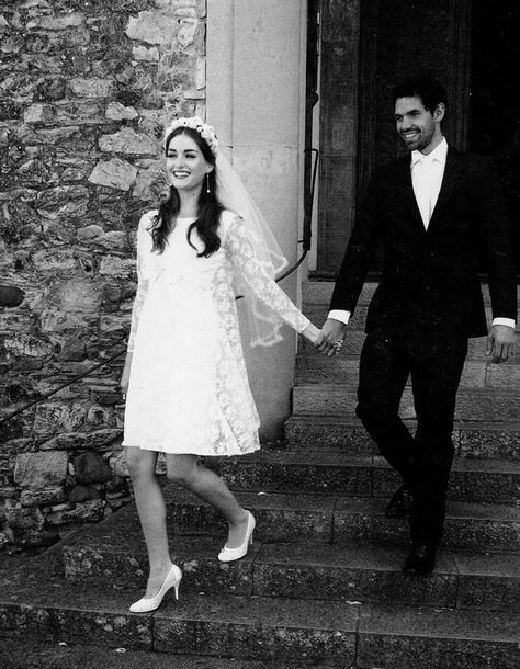 sixties wedding Wedding Dresses 60s, Sixties Dress, 1960s Wedding, Vintage Inspired Wedding Dresses, Mini Wedding Dresses, Wedding Dress With Veil, Courthouse Wedding, Vintage Inspired Wedding, Mod Wedding