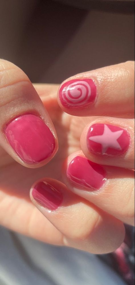 Nail Art Non Acrylic, Simple Cute Acrylic Nails Almond, Unique Natural Nails, Red Jelly Nails Short, Earth Nail Art, Nail Looks For Short Nails, Nailspo Summer, Stubby Nail Designs, Princess Bubblegum Nails