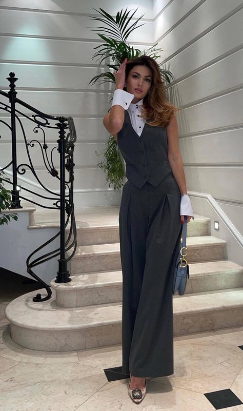 Elegantes Business Outfit, Elegantes Outfit Frau, Woman In Suit, Mode Hipster, Business Outfits Women, Woman Suit Fashion, Pants Suit, Elegantes Outfit, Color Fashion