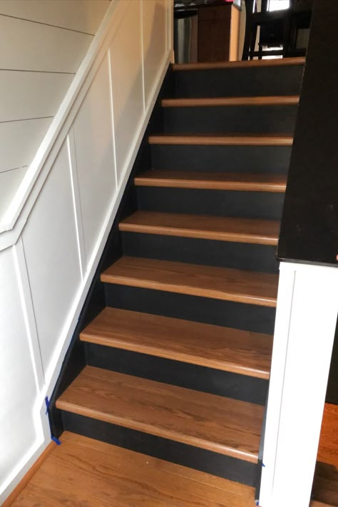 Simple Basement Remodel Ideas, Stairs Organization, Stairs Makeover Ideas, Farmhouse Stairs, Storage Stairs, Stairs Decor, Stairs Renovation, Rustic Stairs, Black Stairs