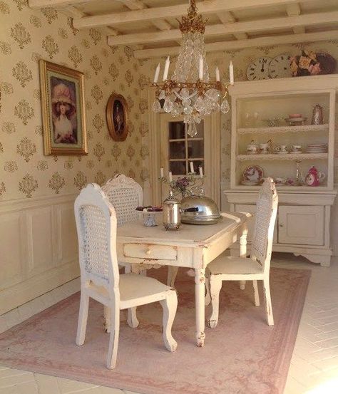 Nook Lighting, Breakfast Nook Lighting, Lighting Apartment, Dollhouse Dining Room, Dining Furniture Makeover, Rustic Dining Furniture, Dolls House Interiors, Spring Is In The Air, Miniature Rooms