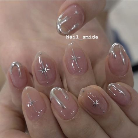 Classy Nails French Tip, Short Nails Valentines, White Nails Chrome, Classy Nails French, Elegant Nails Fall, Trendy Nails Classy, Simple Nails Summer, French Tip Nails Black, Cute Nails Simple