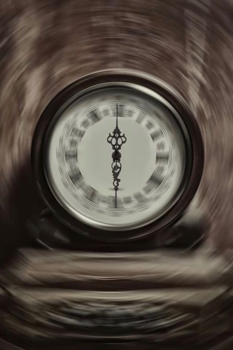 Jervis Tetch, Shutter Speed Photography, John Smith, Modern Clock, Motion Blur, Tick Tock, Mad Hatter, Shutter Speed, Plant Life