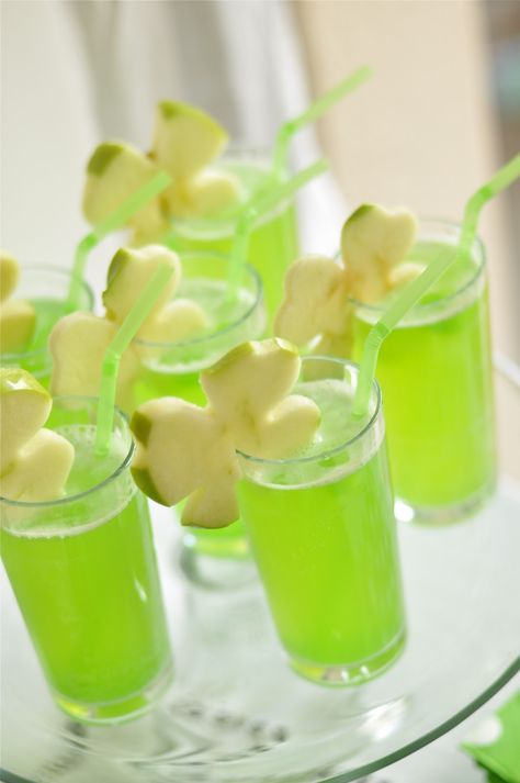 Lime Popsicles, St Patricks Day Drinks, Fruit Skewers, St Patricks Day Food, Saint Patties, Green Fruit, Jello Shots, Luck Of The Irish, Holiday Treats