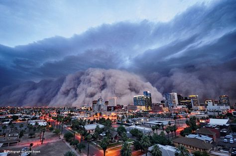 Incredible National Geographic pictures show extreme weather battering the U.S. | Daily Mail Online Wild Weather, Dust Storm, Forces Of Nature, Stormy Weather, Powerful Images, Arizona Usa, Weird Pictures, Power Of Nature, Natural Phenomena