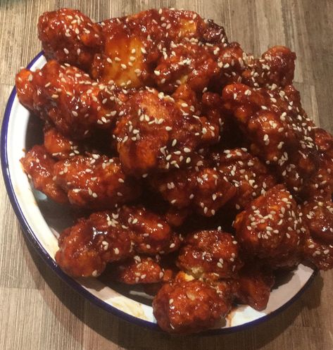 [Homemade] Korean fried chicken Flavored Chicken, Korean Fried Chicken, Chicken Food, Vegetarian Keto, Lean Protein, Tasty Recipes, Daily Meals, The Hub, Secret Obsession