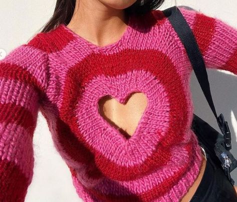 Lirika Matoshi, Kawaii Diy, Heart Sweater, Pink Swirls, Fashion Project, Live Fashion, Macrame Design, Yarn Projects, Pink Sweater