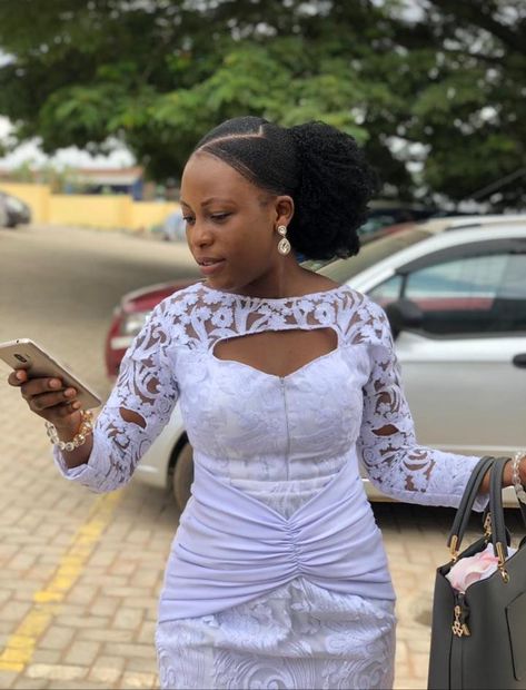 White Asoebi Lace Styles Classy 2022, Breastfeeding Dress Styles, Classy White Dress, Lace Dress Classy, Fancy Short Dresses, Wedding Outfits For Women, African Lace Styles, Breastfeeding Dress, Thanksgiving Dress