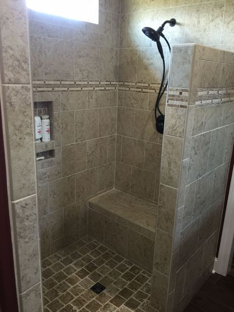 Walk In Shower Kits, Makeover Kamar Mandi, Doorless Shower, Small Bathroom With Shower, Tile Remodel, Bilik Air, Shower Floor Tile, Small Remodel, Bathroom Remodel Shower