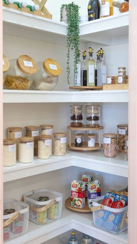 Diy Kitchen Hacks, Tiny Pantry, Ideas For House, Pantry Decor, Organization Pantry, Pantry Organisation, Kitchen Storage Hacks, Corner Pantry, Desain Pantry