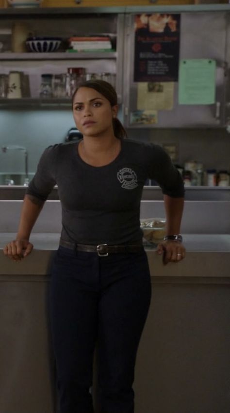 Gabriela Dawson, Gabby Dawson, Chicago Crossover, Monica Raymund, Police Women, Chicago Pd, Chicago Fire, Girl Crush, Chicago