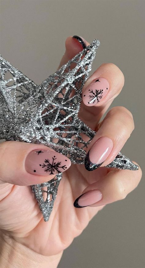 50+ Festive Holiday Nail Designs & Ideas : White Plaid + Simple Christmas Tree Nails Black Nail Christmas Design, Reindeer Nails Short, Cute Simple Nails Christmas, Christmas Nails Short Black, Nail Cristhmas Design Simple, Christmas Nails With Black, Nails Simplistic, Short Oval Christmas Nails, Emo Christmas Nails