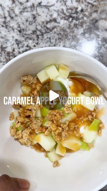 Lysa Jae 🖤 on Instagram: "The Perfect Snack 🍏😋

Your choice of yogurt 
Green apples 
Granola
Caramel 

If you want to spice it up add mix nuts or even cheesecake bites. 🤤

#snack #caramelapple #yogurtbowl #caramelappleyogurtbowl #greenapple #proteinbowl #healthysnacks #healthyfood #eatinghealthy #foodhacks" Caramel Apple Yogurt Bowl, Low Calorie Yogurt Bowls, Healty Meals, Apple Yogurt, Yogurt Oatmeal, Ways To Eat Healthy, Healthy Fitness Meals, Green Apples, Health Ideas