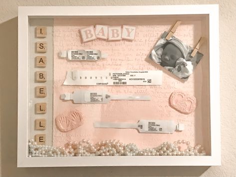 Baby Girl Shadow Box Hospital, Baby Girl Keepsake Ideas, Shadow Box Baby Girl, Newborn Frame Ideas, Baby Shadow Box Girl, Newborn Shadow Box Ideas, Newborn Keepsake Ideas, Baby Shadow Box Ideas, Newborn Frame