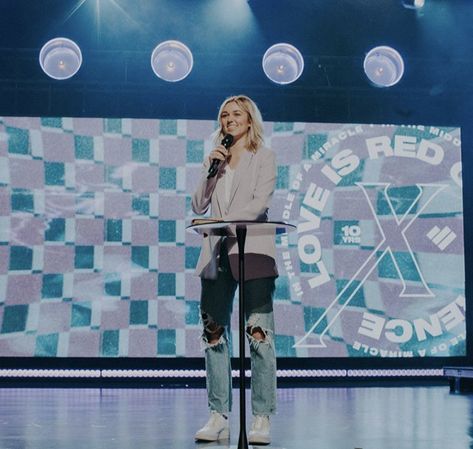 Christian Preacher Aesthetic, Woman Pastor Aesthetic, Female Pastor Aesthetic, Youth Pastor Aesthetic, Preacher Aesthetic, Worship Leader Outfit, Worship Outfits, Women Pastors, Sadie Robertson