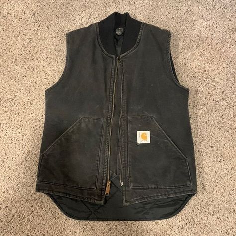 Jean Jacket Vest Outfits, Carhartt Vest Outfit Woman, Womens Carhartt Vest, Women Jacket Outfit, Carhartt Vest Outfit, Carhartt Women's Outfit, Carhartt Beanies, Vest Outfit Women, Vest Outfits For Women