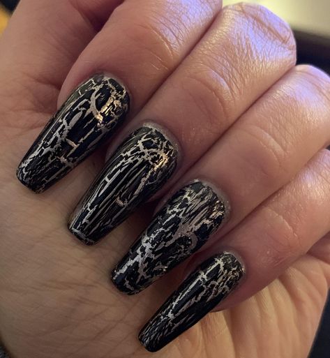 Are crackle nails a thing again?- ThorGift.com - If you like it please buy some from ThorGift.com Crackle Nail Designs, Crackle Nail Polish Designs, Black Crackle Nails, Cracked Nail Polish, Crackle Nail Polish, Crackle Nails, Cracked Nails, Bday Nails, Rainbow Nails Design