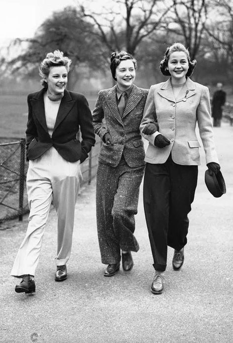 30’s Fashion, 40s Mode, 1930s Fashion Women, 1940s Women, Vintage Fashion 1930s, Fashion 30s, 30s Fashion, Paris Mode, 40s Fashion