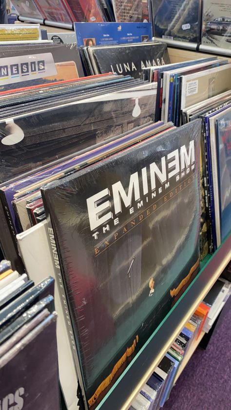 Eminem Record, Eminem Albums, 90s Rappers Aesthetic, 90s Rappers, The Eminem Show, Music Note Tattoo, Vinyl Aesthetic, Pregnant Baby, Credit Card App