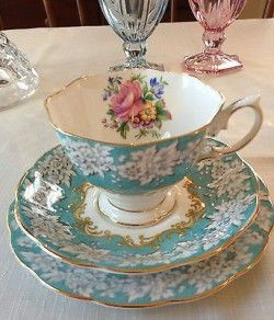 Victorian Tea Sets, Tea Cup Art, Tea Cup Design, Royal Albert Tea Cup, Vintage Tea Sets, Tea Cup Collection, Cup Collection, Antique Tea Cups, Pretty Tea Cups