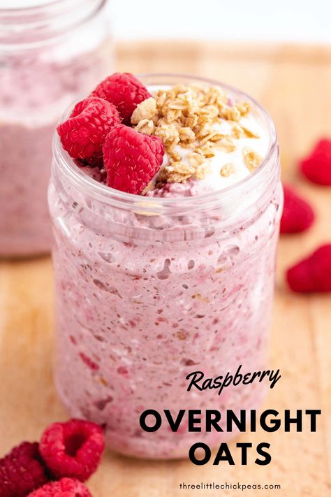 Cool Diet Recipes, Raspberry Overnight Oats, Creamy Oats, Strawberry Overnight Oats, Chia Overnight Oats, Overnight Oatmeal Recipes, Oat Recipes Healthy, Overnight Oats Recipe Healthy, Healthy Vegan Breakfast